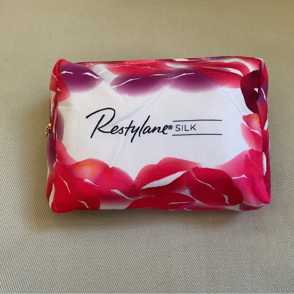💋💋💋Restylane Silk Juicy Lips Cosmetic Pouch Bag NWOT